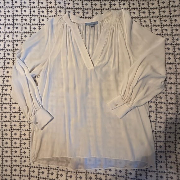 🤍Blouse🤍 - Picture 1 of 4